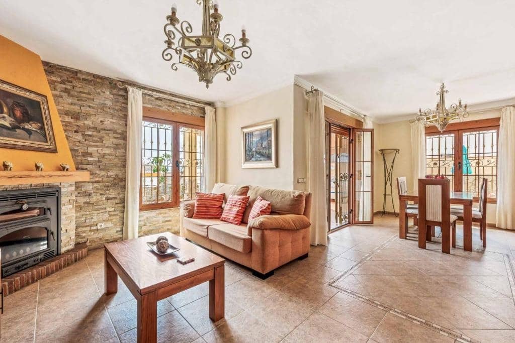 7 bedroom Villa for sale in Nerja with pool garage - € 918,750 (Ref: 7678533)