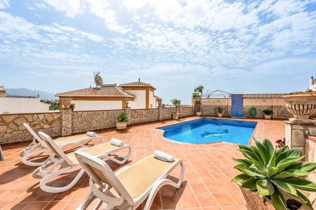 7 bedroom Villa for sale in Nerja with pool garage - € 918,750 (Ref: 7678533)