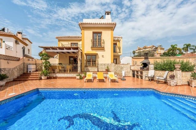 7 bedroom Villa for sale in Nerja with pool garage - € 918,750 (Ref: 7678533)