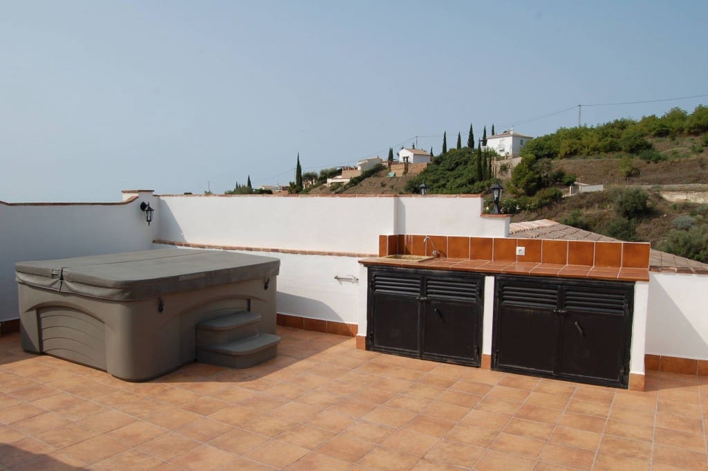 2 soverom Leilighet til leie i Frigiliana - € 850 (Ref: 7695430)