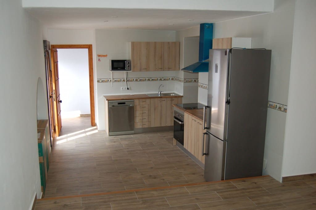 2 soverom Leilighet til leie i Frigiliana - € 850 (Ref: 7695430)