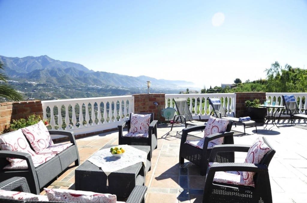 7 bedroom Villa for rent in Torrox with pool - € 4,500 (Ref: 7720600)