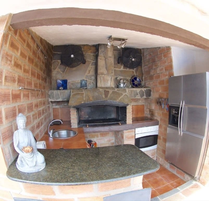 7 bedroom Villa for rent in Torrox with pool - € 4,500 (Ref: 7720600)