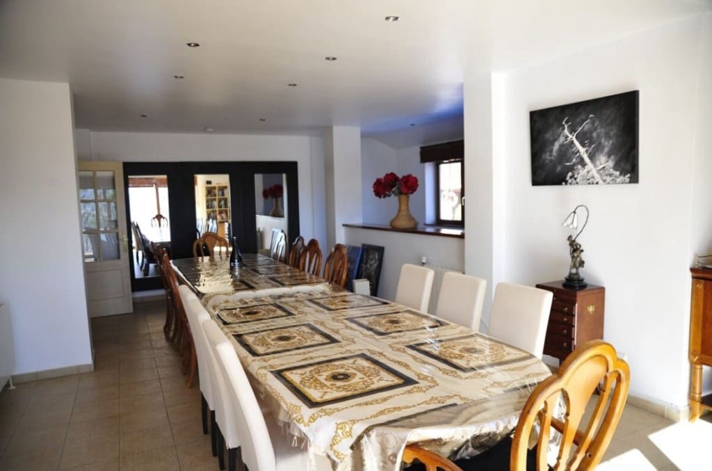 7 bedroom Villa for rent in Torrox with pool - € 4,500 (Ref: 7720600)