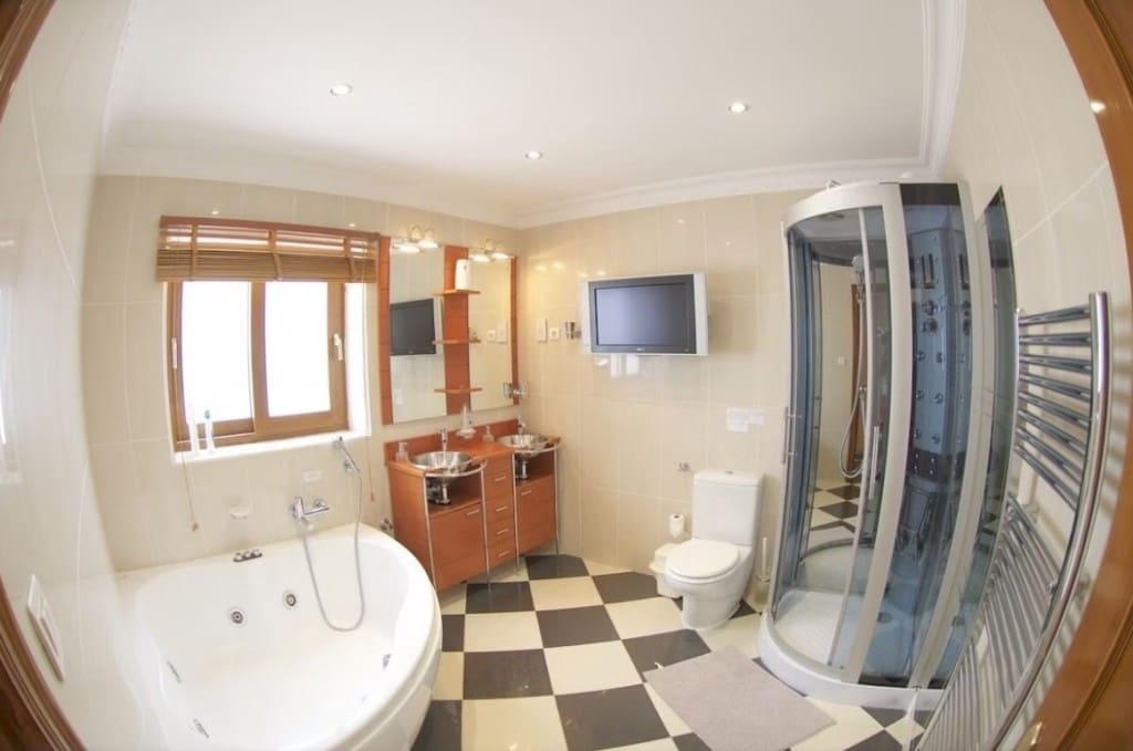 7 bedroom Villa for rent in Torrox with pool - € 4,500 (Ref: 7720600)
