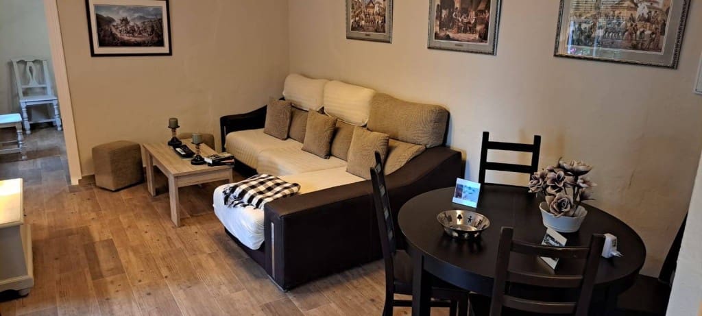 2 sovrum Finca/Hus på landet att hyra i Nerja med pool - 1 400 € (Ref: 7876888)