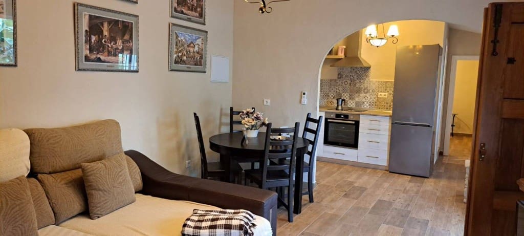 2 sovrum Finca/Hus på landet att hyra i Nerja med pool - 1 400 € (Ref: 7876888)