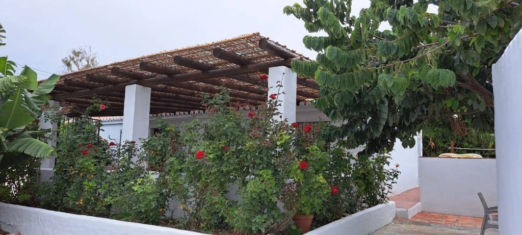 2 sovrum Finca/Hus på landet att hyra i Nerja med pool - 1 400 € (Ref: 7876888)