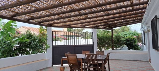 2 makuuhuone Maalaistalo vuokrattavana paikassa Nerja mukana uima-altaan - 1 400 € (Ref: 7876888)