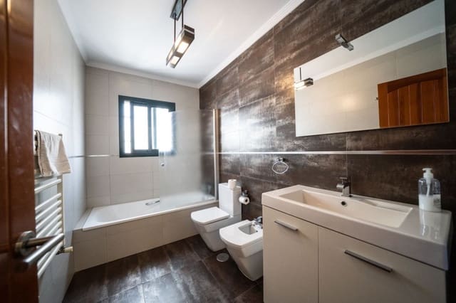 4 quarto Moradia para venda em Frigiliana com piscina garagem - 845 000 € (Ref: 7924194)