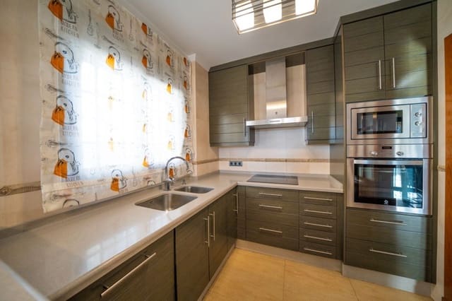 4 quarto Moradia para venda em Frigiliana com piscina garagem - 845 000 € (Ref: 7924194)