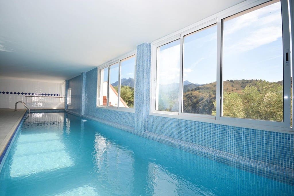 9 slaapkamer Villa te koop in Frigiliana met zwembad - € 1.200.000 (Ref: 7990533)