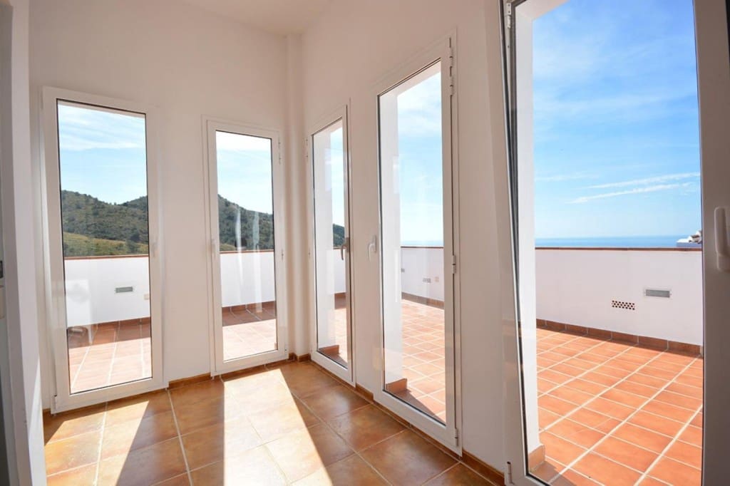 9 slaapkamer Villa te koop in Frigiliana met zwembad - € 1.200.000 (Ref: 7990533)