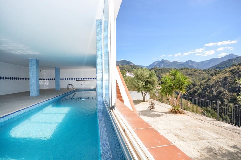 9 slaapkamer Villa te koop in Frigiliana met zwembad - € 1.200.000 (Ref: 7990533)