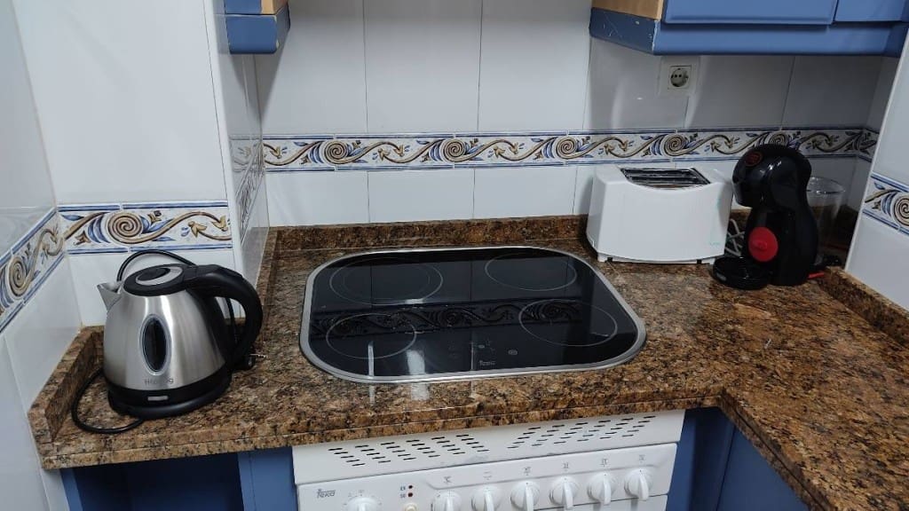 2 soveværelse Lejlighed til leje i Nerja - € 850 (Ref: 8012423)