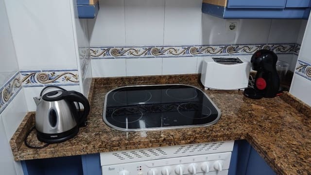 2 soveværelse Lejlighed til leje i Nerja - € 850 (Ref: 8012423)