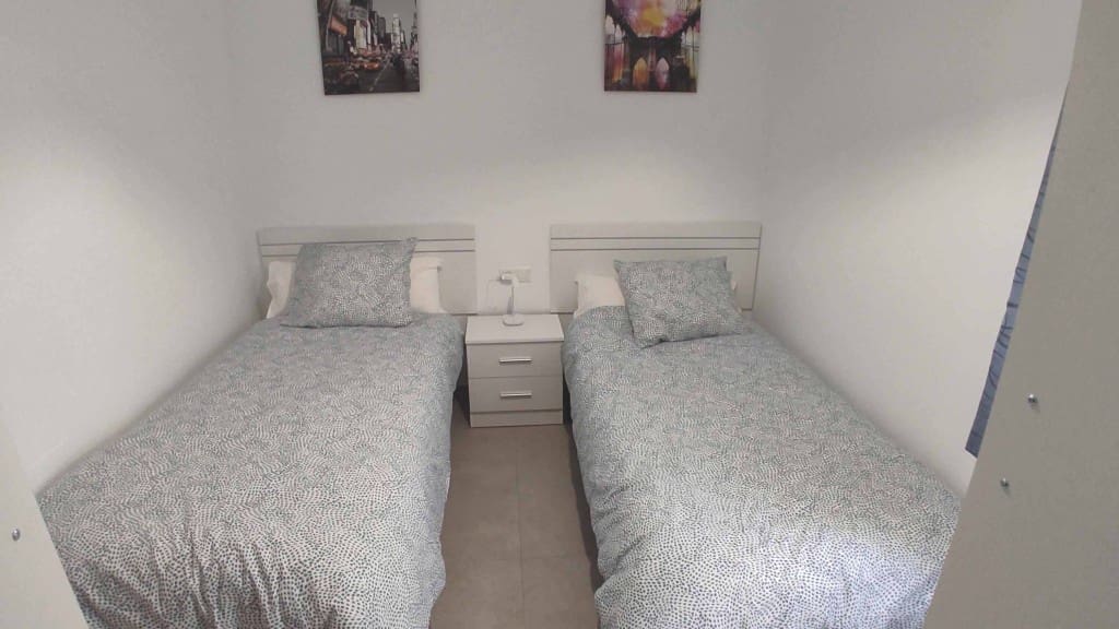 2 soveværelse Lejlighed til leje i Nerja - € 850 (Ref: 8012423)