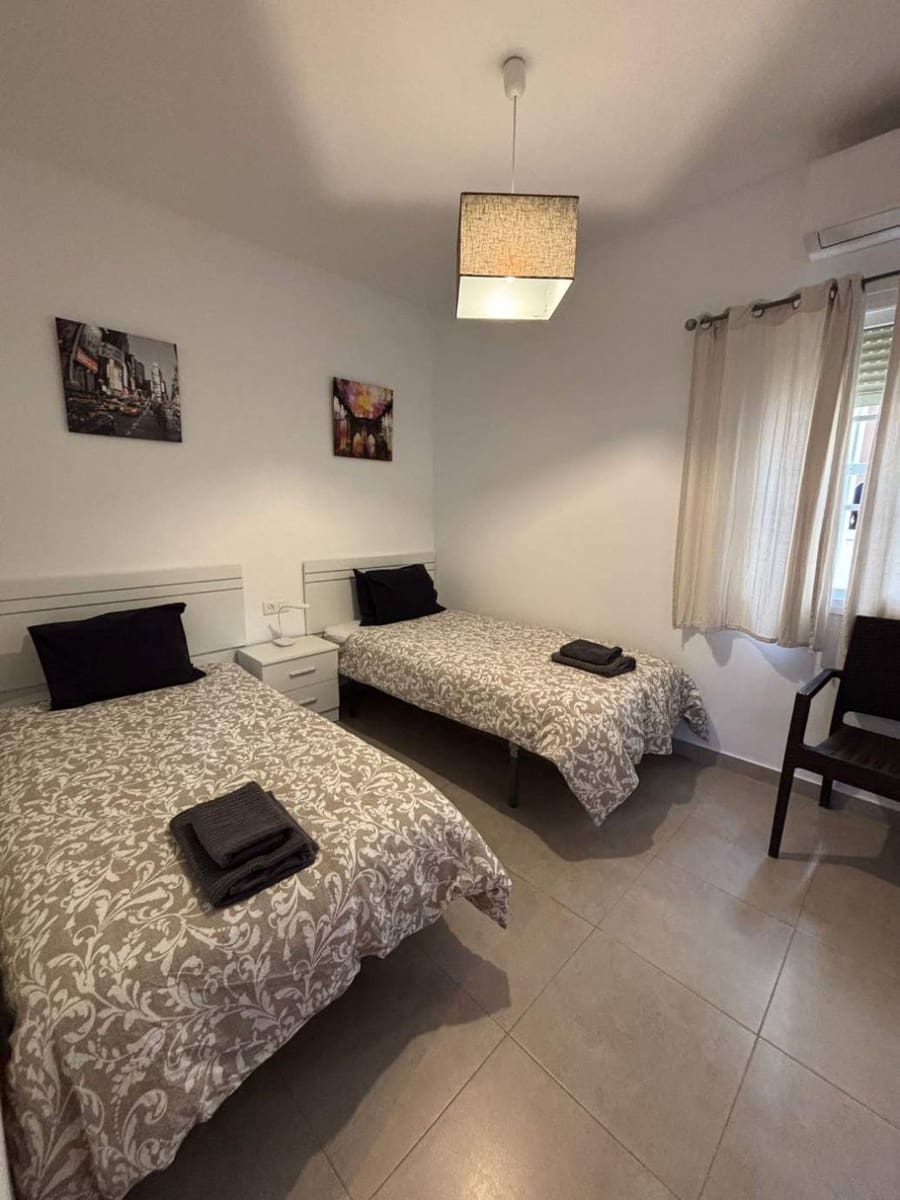 2 soveværelse Lejlighed til leje i Nerja - € 850 (Ref: 8012423)