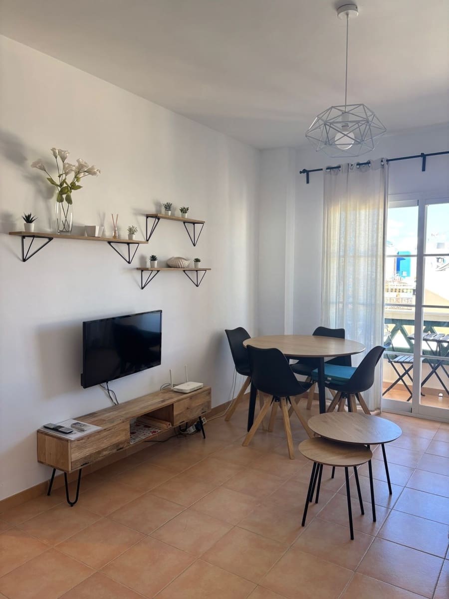 2 soveværelse Lejlighed til leje i Nerja - € 850 (Ref: 8012423)