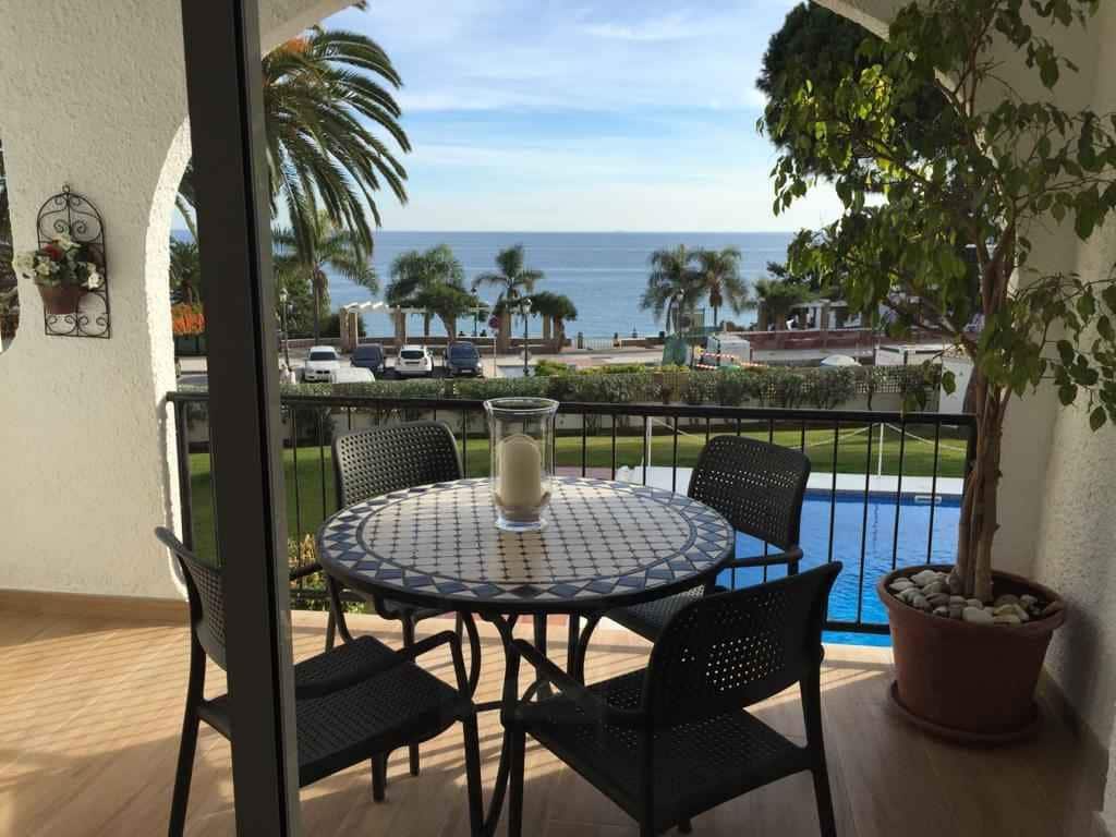 Apartamento de 2 habitaciones en Nerja en alquiler con piscina - 1.000 € (Ref: 8069003)