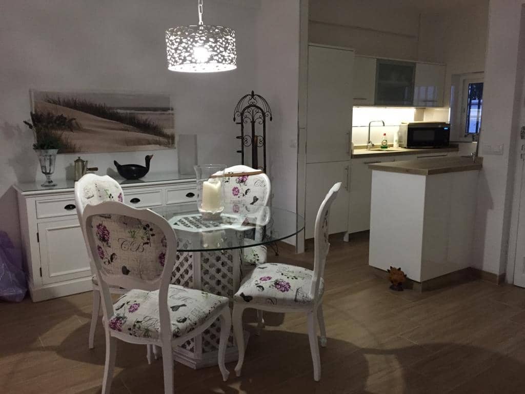 Apartamento de 2 habitaciones en Nerja en alquiler con piscina - 1.000 € (Ref: 8069003)