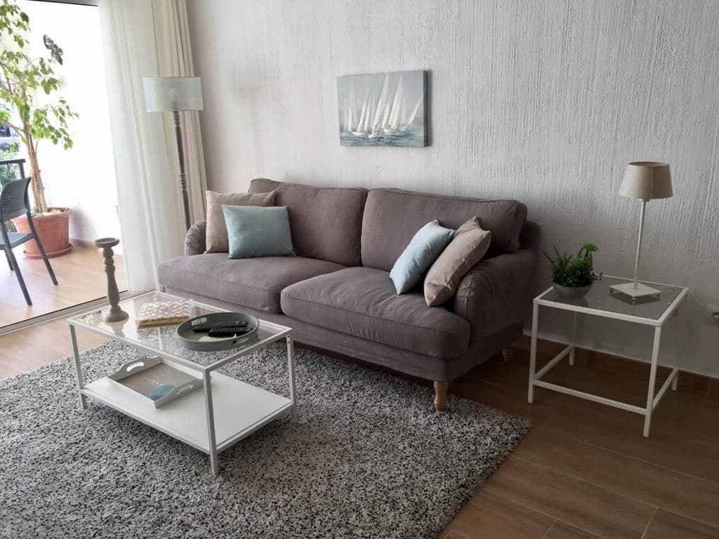 Apartamento de 2 habitaciones en Nerja en alquiler con piscina - 1.000 € (Ref: 8069003)