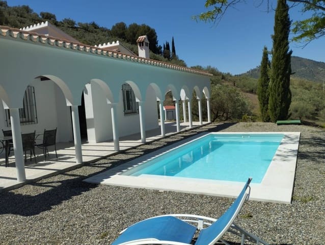 3 bedroom Villa for rent in Torrox with pool - € 1,500 (Ref: 8206069)