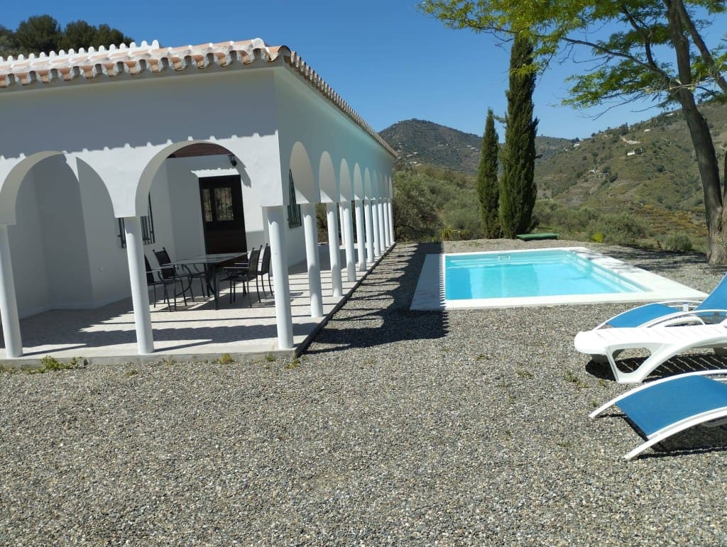 3 bedroom Villa for rent in Torrox with pool - € 1,500 (Ref: 8206069)