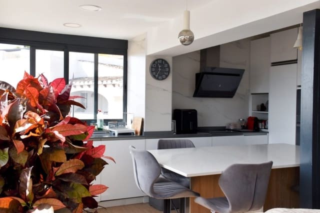 Chalet de 3 habitaciones en Nerja en venta con piscina garaje - 625.000 € (Ref: 8247484)