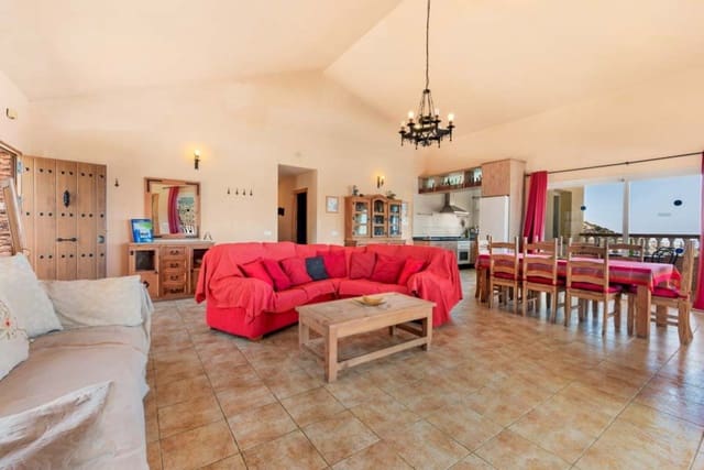 4 makuuhuone Maalaistalo vuokrattavana paikassa Torrox mukana uima-altaan - 1 300 € (Ref: 8315953)