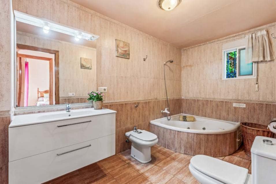 4 soveværelse Finca/Landehus til leje i Nerja med swimmingpool - € 1.300 (Ref: 8315954)