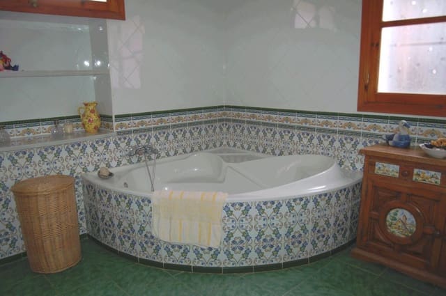 3 sovrum Villa till salu i Nerja med pool - 995 000 € (Ref: 8315955)