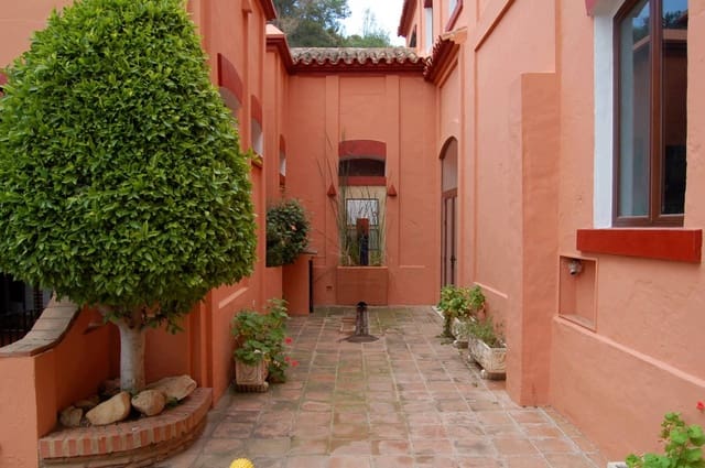 3 sovrum Villa till salu i Nerja med pool - 995 000 € (Ref: 8315955)