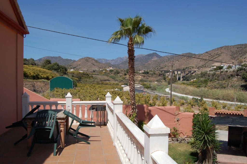 3 bedroom Villa for sale in Nerja with pool - € 995,000 (Ref: 8315955)