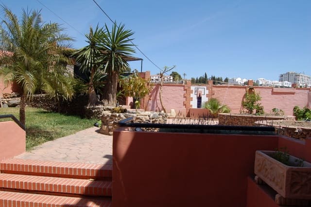 3 sovrum Villa till salu i Nerja med pool - 995 000 € (Ref: 8315955)