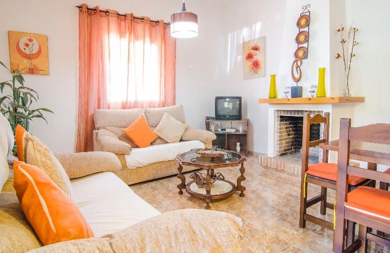 2 soveværelse Villa til leje i Torrox med swimmingpool - € 1.400 (Ref: 8315962)