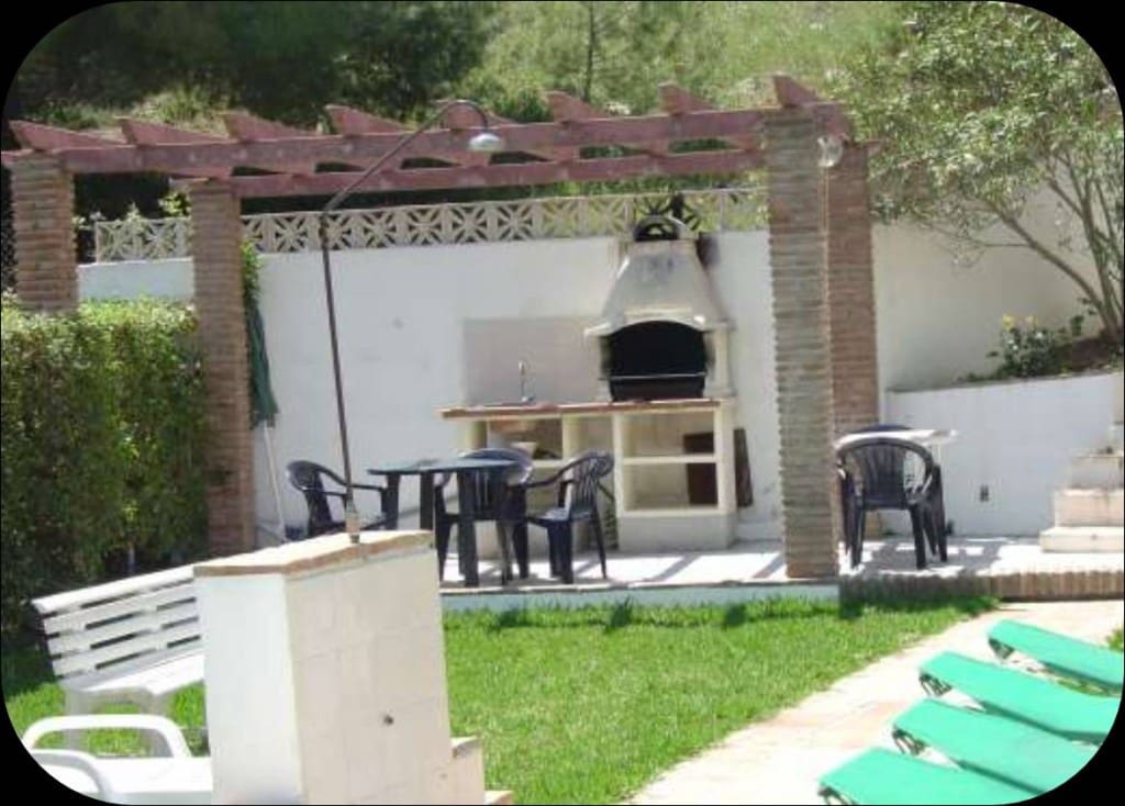 4 bedroom Villa for rent in Frigiliana with pool garage - € 2,000 (Ref: 8315965)