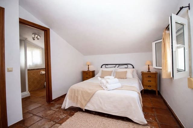 3 soveværelse Finca/Landehus til leje i Frigiliana med swimmingpool - € 1.100 (Ref: 8315972)