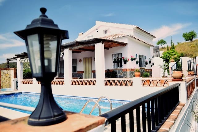 3 soveværelse Finca/Landehus til leje i Frigiliana med swimmingpool - € 1.100 (Ref: 8315972)