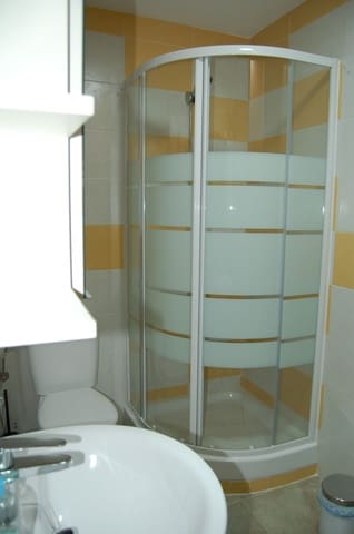 2 quarto Apartamento para arrendar em Nerja - 1 000 € (Ref: 8315975)