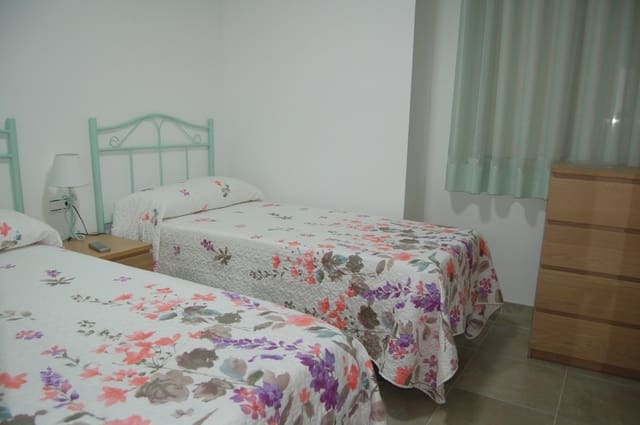 2 quarto Apartamento para arrendar em Nerja - 1 000 € (Ref: 8315975)