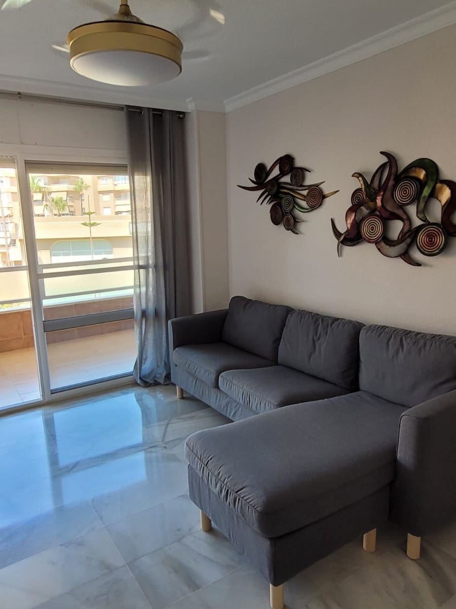 2 soveværelse Lejlighed til leje i Torrox-Costa med swimmingpool - € 800 (Ref: 8315977)