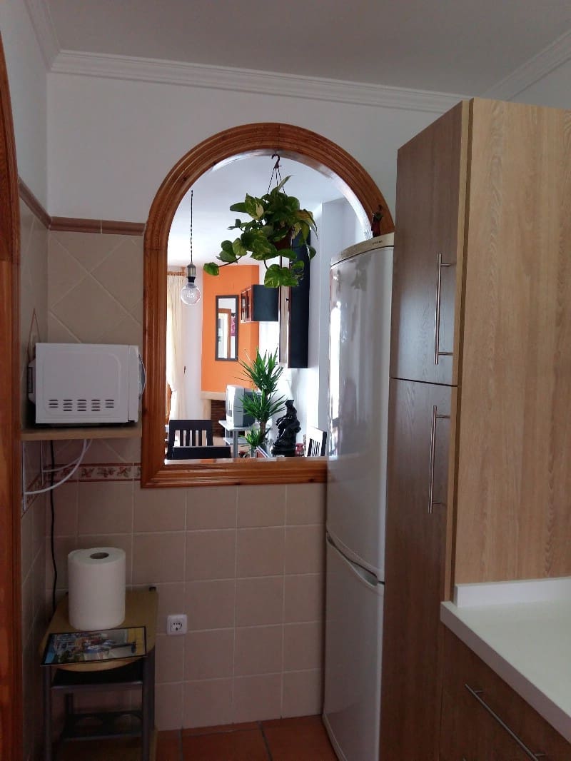 2 bedroom Apartment for rent in Frigiliana - € 950 (Ref: 8315978)