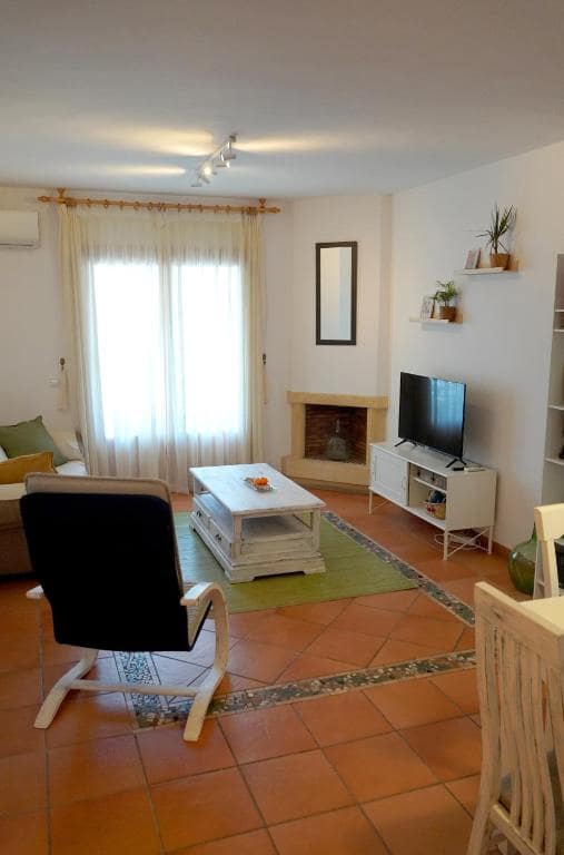 2 bedroom Apartment for rent in Frigiliana - € 950 (Ref: 8315978)