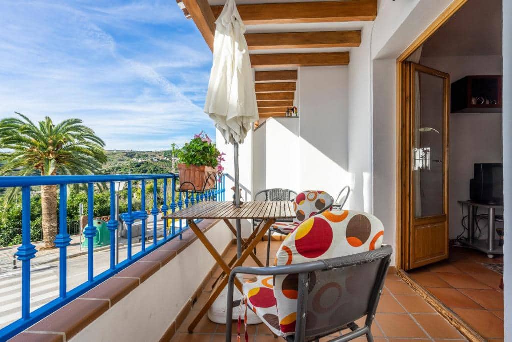 2 bedroom Apartment for rent in Frigiliana - € 950 (Ref: 8315978)