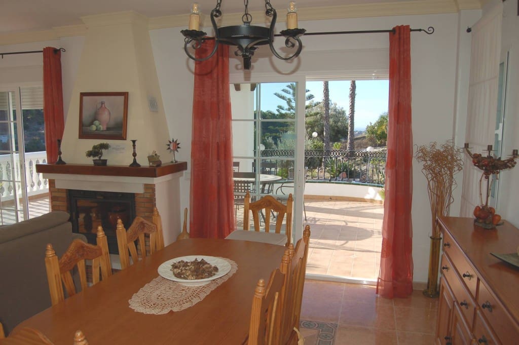 3 soverom Villa til leie i Frigiliana med svømmebasseng - € 1 300 (Ref: 8373478)