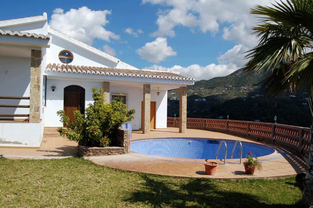 4 slaapkamer Villa te huur in Frigiliana met zwembad garage - € 2.600 (Ref: 8407000)