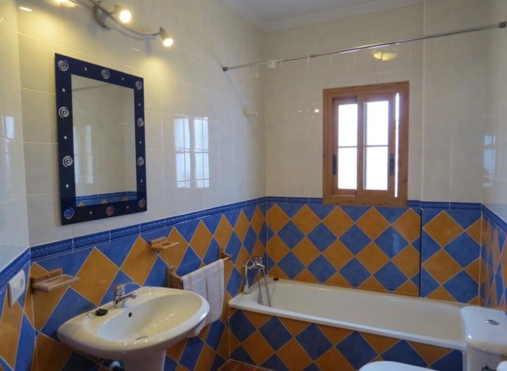 4 slaapkamer Villa te huur in Frigiliana met zwembad garage - € 2.600 (Ref: 8407000)