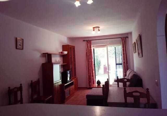 2 soveværelse Lejlighed til leje i El Peñoncillo, Torrox med swimmingpool - € 650 (Ref: 8423032)