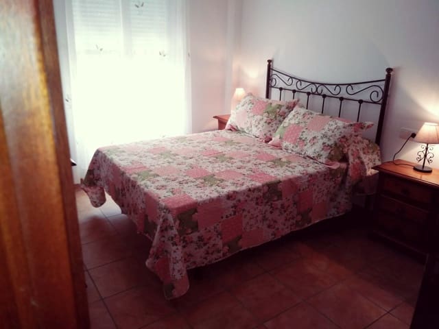 2 soveværelse Lejlighed til leje i El Peñoncillo, Torrox med swimmingpool - € 650 (Ref: 8423032)